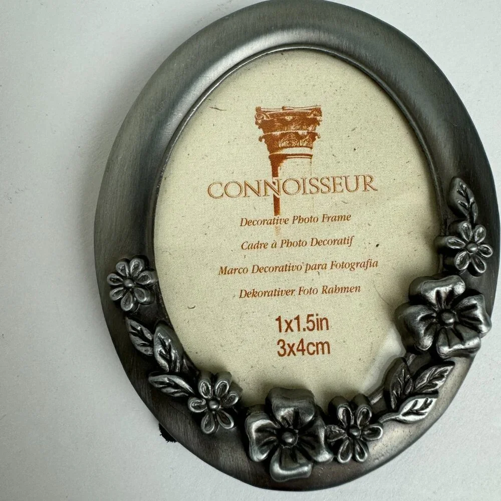 Set of 2 Miniature Metal  Picture Photo Frame Art Nouveau Flowers